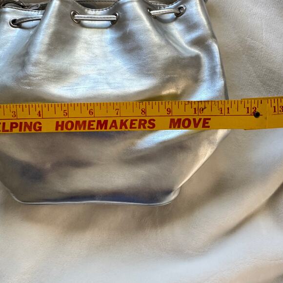 Moda Attiva Metallic Silver Hobo Drawstring Crossbody Bag Purse - Picture 5 of 10